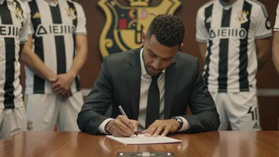 Alberto Dadie signs with Burgos CF to boost defense